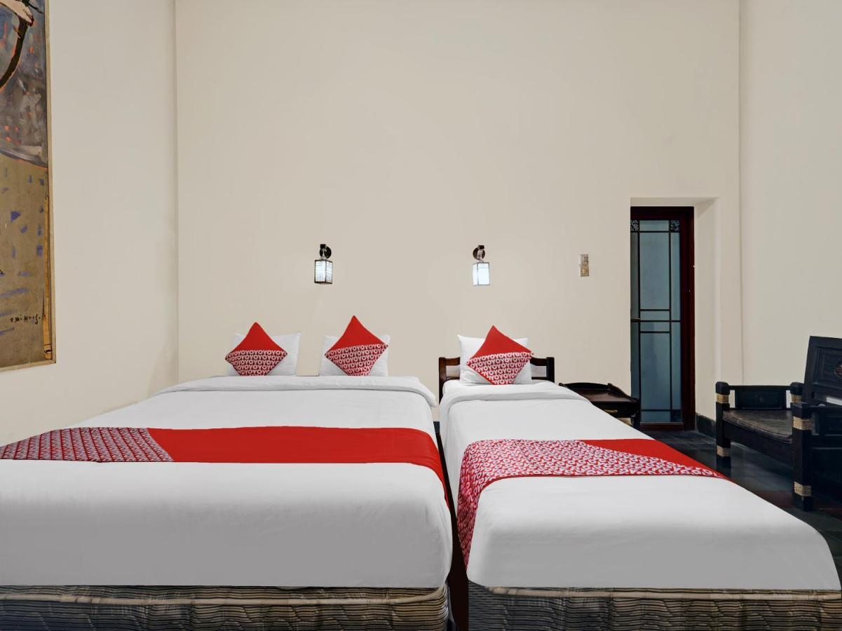 Oyo 90676 Oryza Hotel Yogyakarta Exterior photo